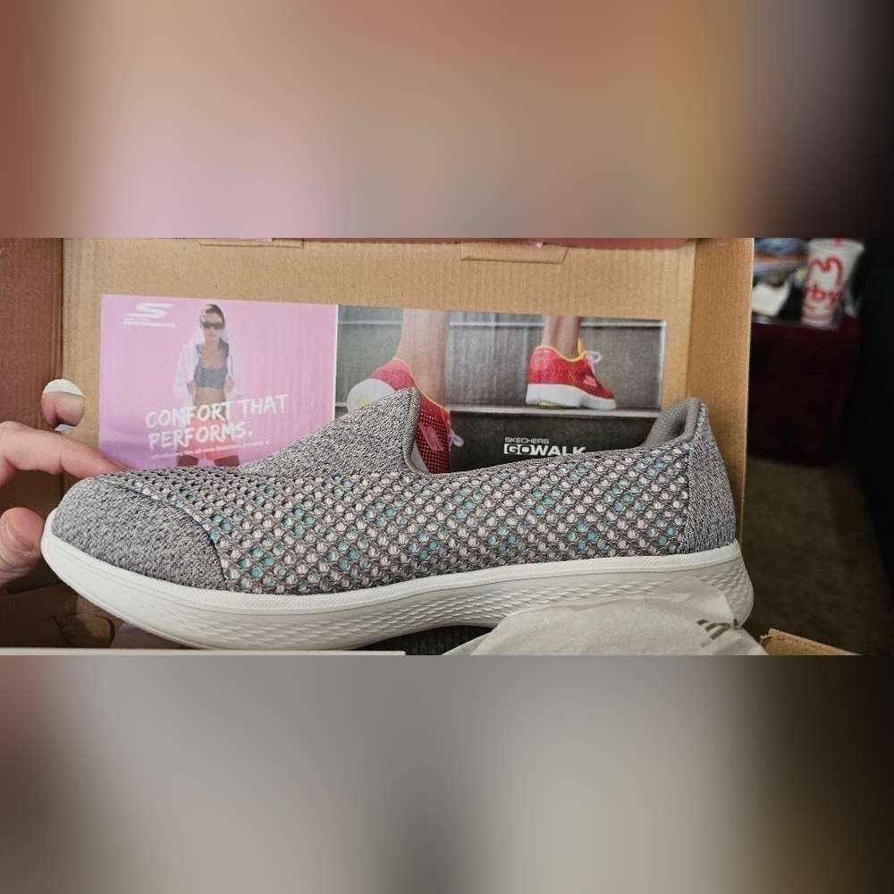 Sketchers GoWalk 4 - Kindle/Gray size 8.5